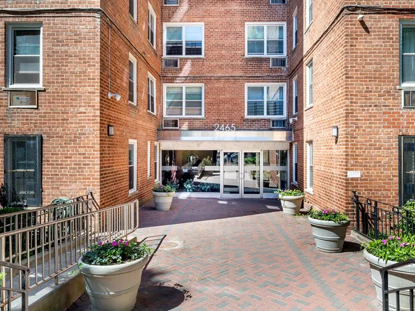 2465 Palisade Avenue image 1 of 32