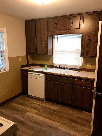 3 bed, 2.0 bath, 1710 sqft, $2,198 — Photo 2