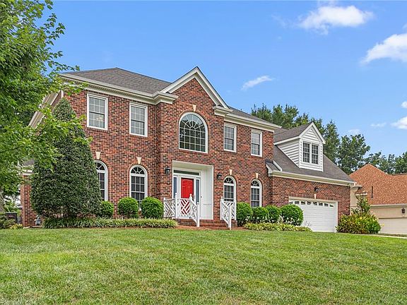 2nd image of 909 Haddington Ct S