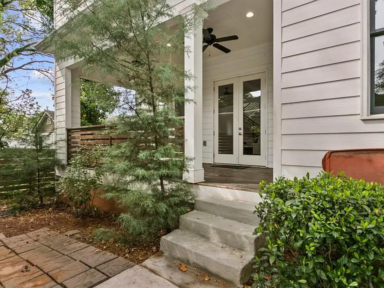 1442 Mercer Ave — Photo 34