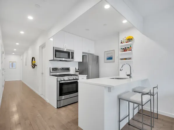 11-28 31st Drive image 5 of 33