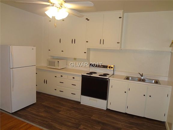 3rd image of 801 Wyoming St #0