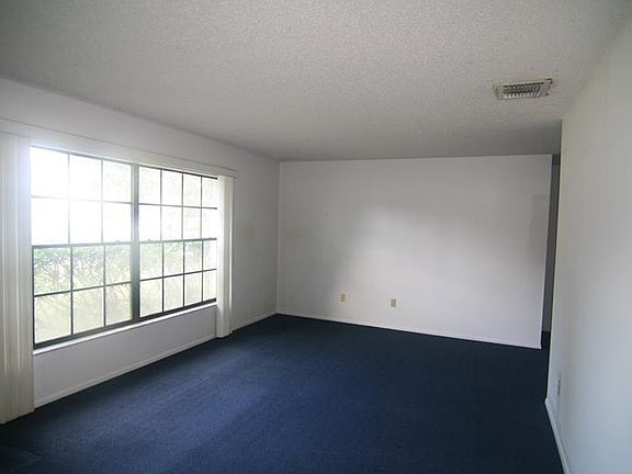 4th image of 9510 Graystoke Ln