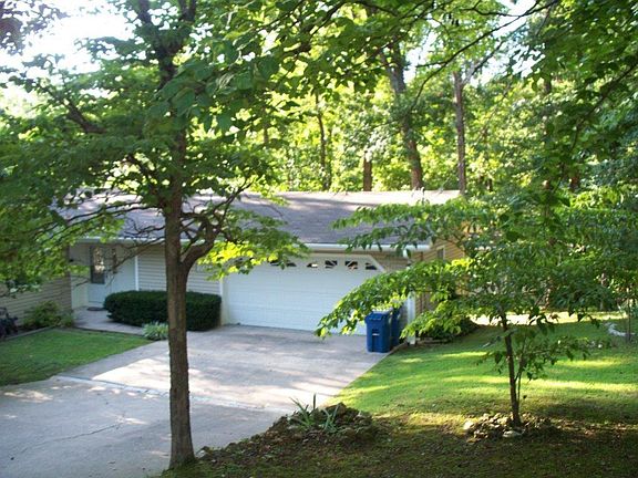 4th image of 1604 Dogwood Dr