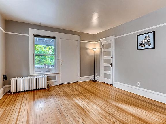3rd image of 1120 N Clarkson St APT 3