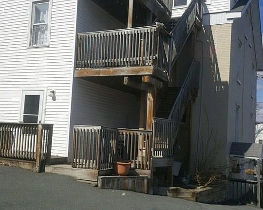 3rd image of 19 E Main St