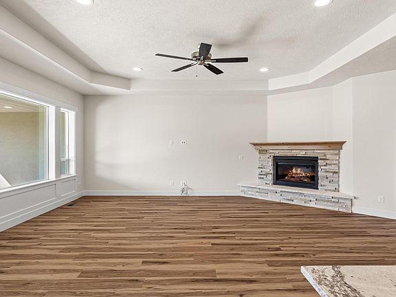 5th image of 1417 W Eiger Dr