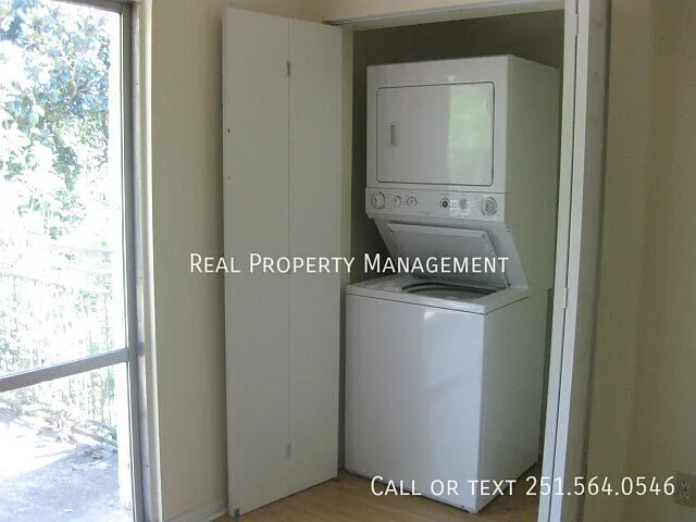 4009 Old Shell Rd #6 — Photo 6