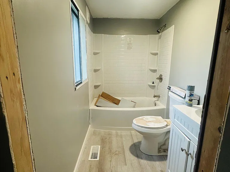 204 Phillips St — Photo 8