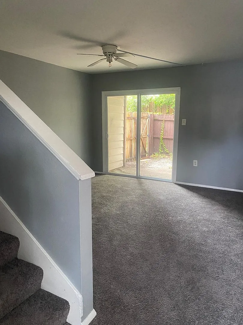 Large 2 Bed/2.5 Bath located on The Village Orlando — Photo 4