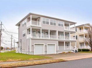 215 40th St S #B, Brigantine, NJ 08203