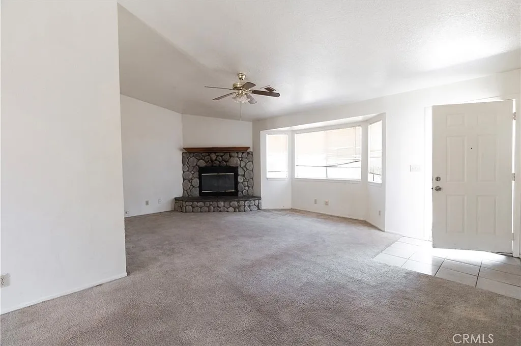 3 bed, 1411 sqft, $2,000 — Photo 4
