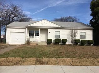 901 Forrestal Dr, Arlington, TX 76010