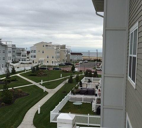 4th image of 6414 Ocean Ave S
