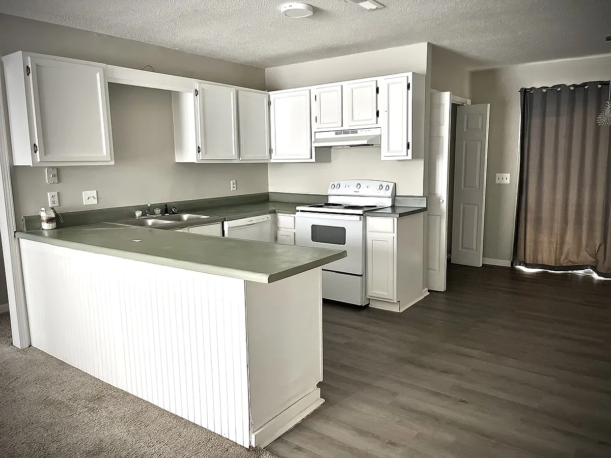 Building Photo - 799 Donnell Blvd #13