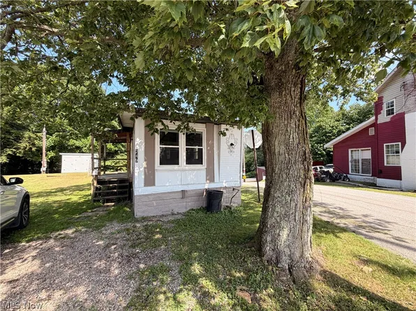 245 & 249 Henderson St, Barnesville, OH 43713
