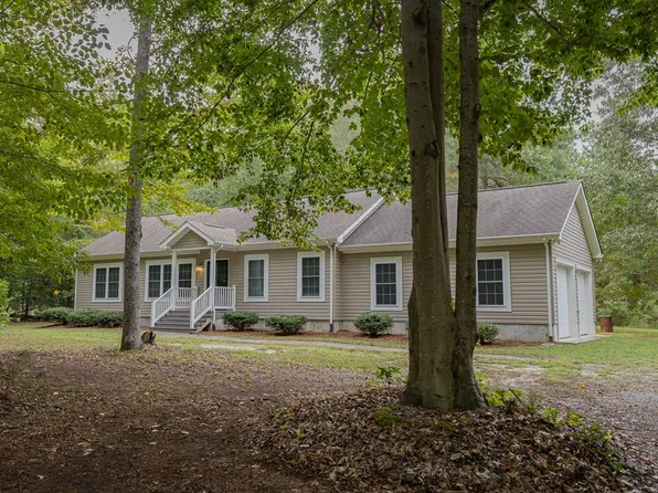 71 Holly Haven Rd, Weems, VA 22576