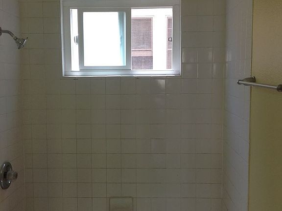 4th image of 836 26th St APT 03
