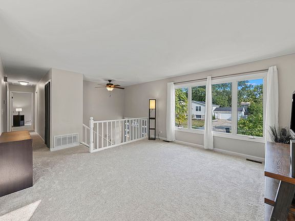 4th image of 525 Cottonwood Cir
