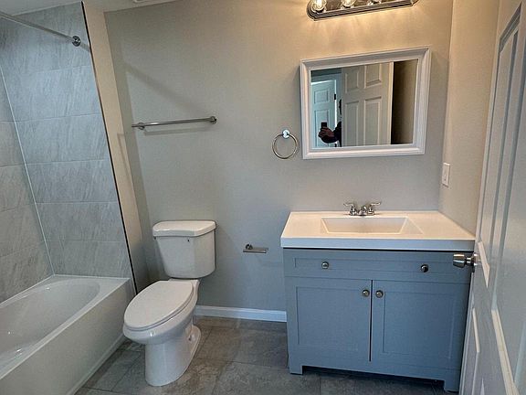 4th image of 1812 H Pl NE #104