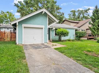 1558 Meadowside Dr, Saint Louis, MO 63146