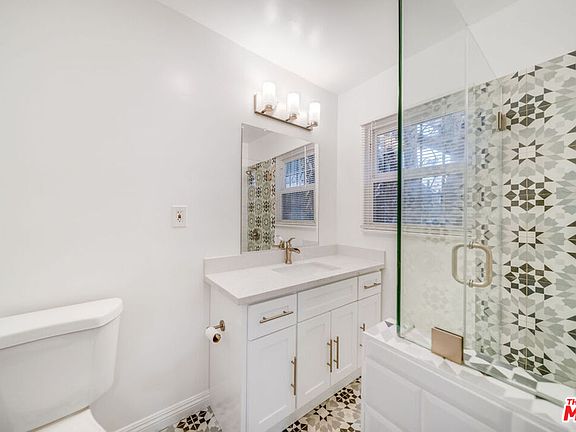 2nd image of 7011 Fountain Ave