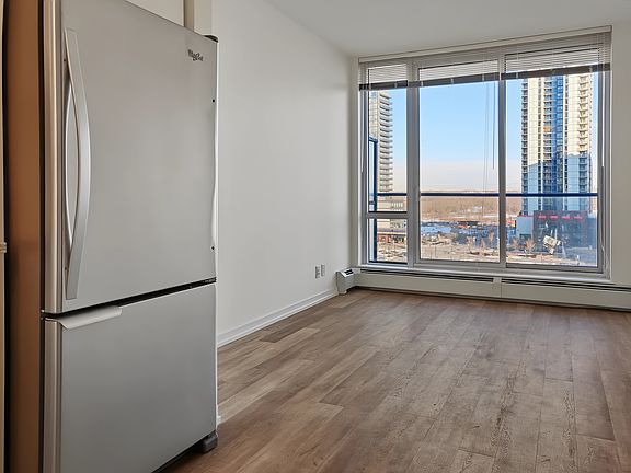 5th image of 450 8th Ave SE #708