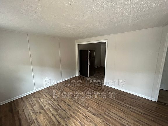 3rd image of 114-116 Loch Lane Dr APT 2