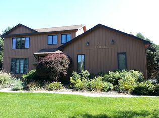 103 Bowerman Rd, Farmington, NY 14425