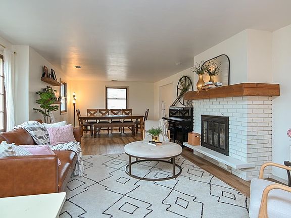 4th image of 747 Bordeaux Rue