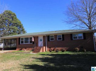 709 Valley Dr, Weaver, AL 36277