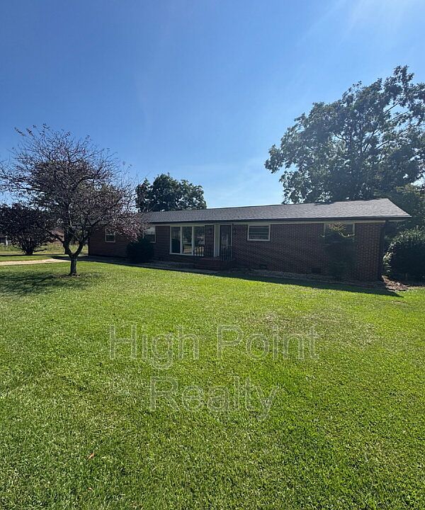 1st image of 61 Rains Ave SE