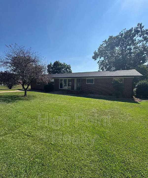 61 Rains Ave SE