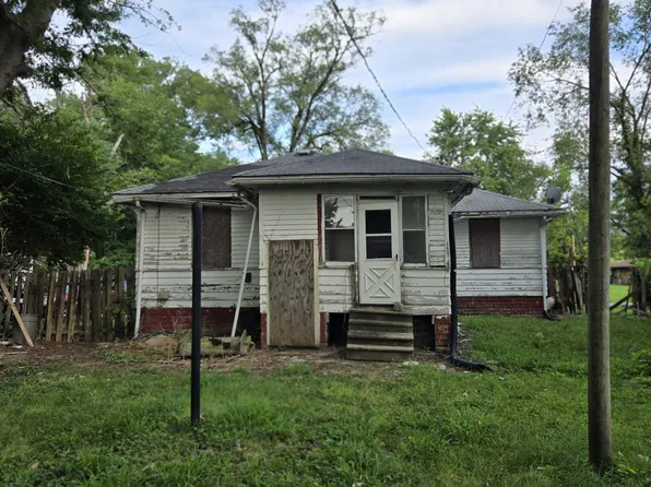 813 N 81st St #1, East Saint Louis, IL 62203