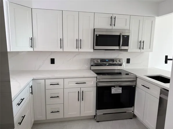 112 Royal Park Drive #4b, Oakland Park, FL 33309