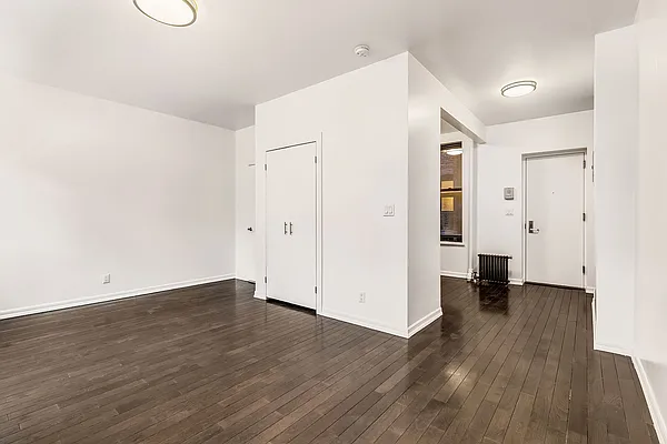 Rented by Compass | media 7