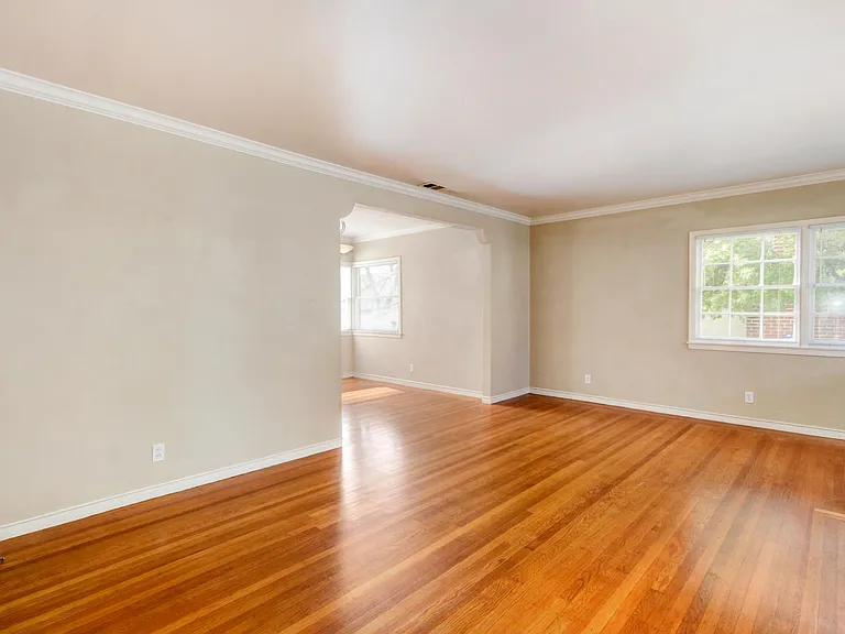 5228 G St — Photo 5