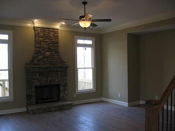 Downstairs Family Room, Nov 2007 right before purchase