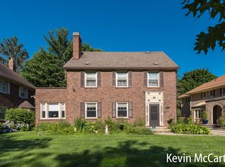 839 Iroquois Dr SE, Grand Rapids, MI 49506