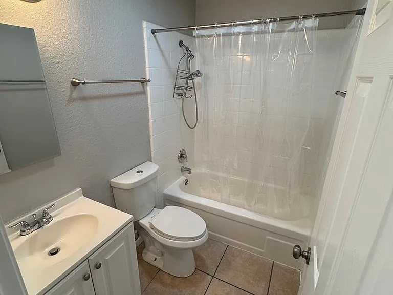 195 E Pacific Ave — Photo 10