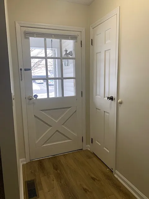 front door with coat closet - 1140 Toulon Ave