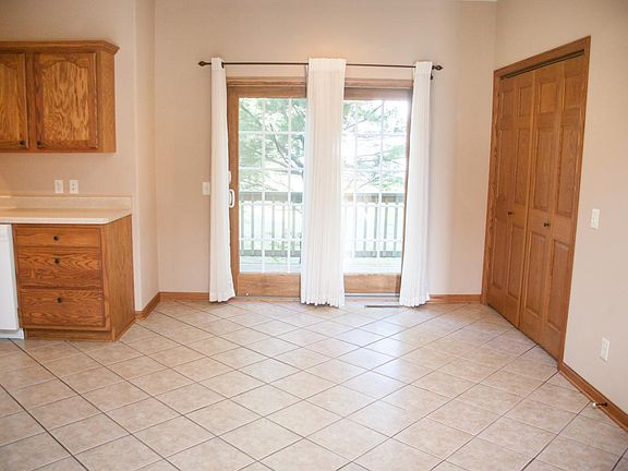 2nd image of 2321-2331 Liberty Ln #2321