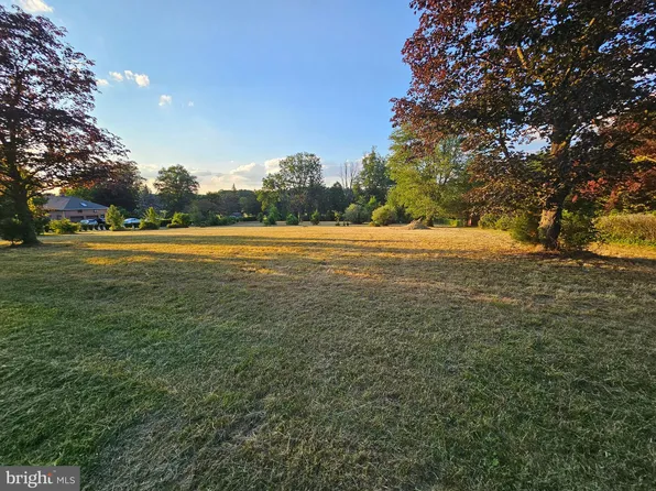 209 Juliustown Rd, Columbus, NJ 08022