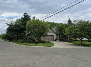 8184 Sandleford Ave NW, North Canton, OH 44720