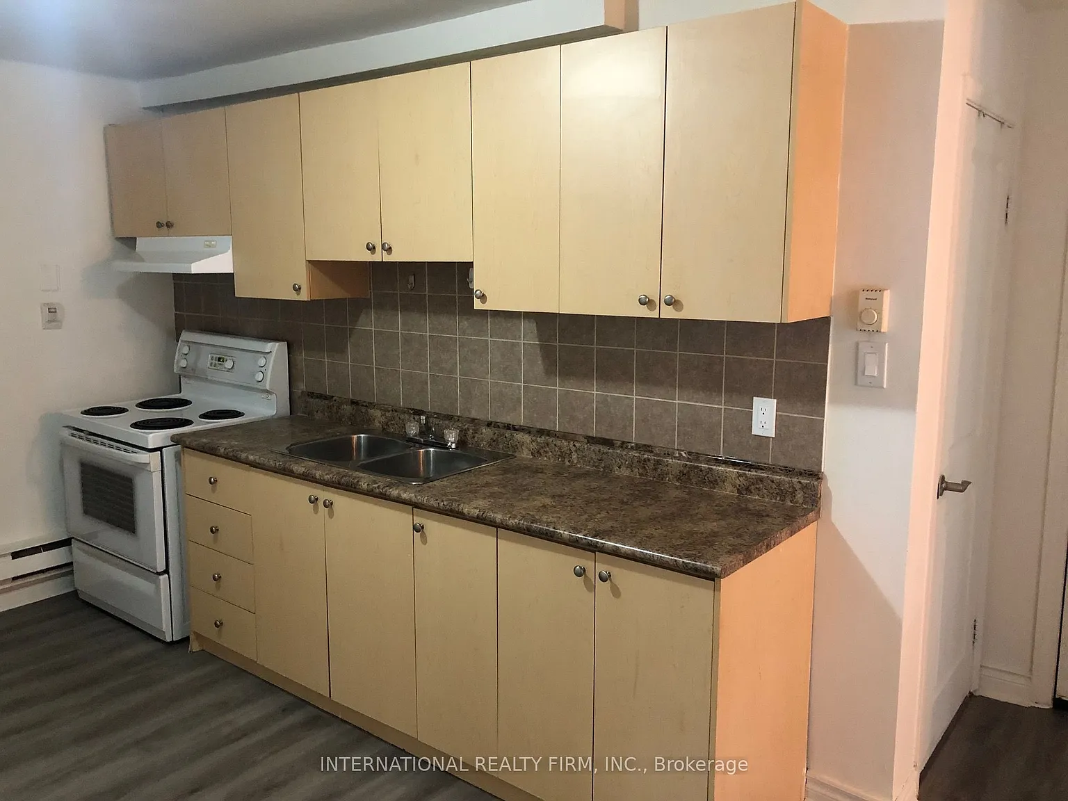 2 bed, $2,200 — Photo 3