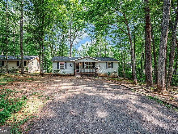 3rd image of 106 Edgehill Dr