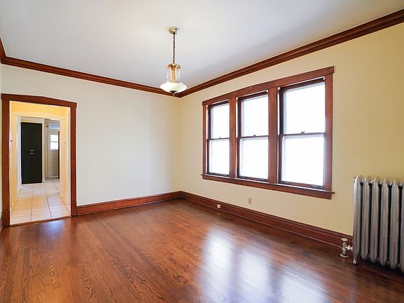 3rd image of 3328 N Springfield Ave