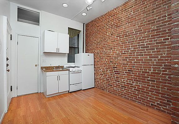 2nd image of 511 E 83rd St APT 1B