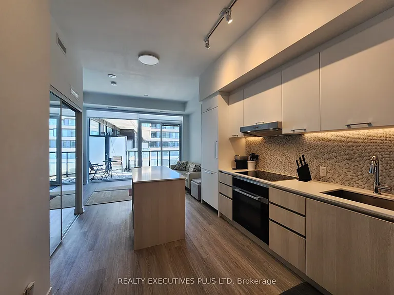 8188 Yonge St #501 — Photo 3