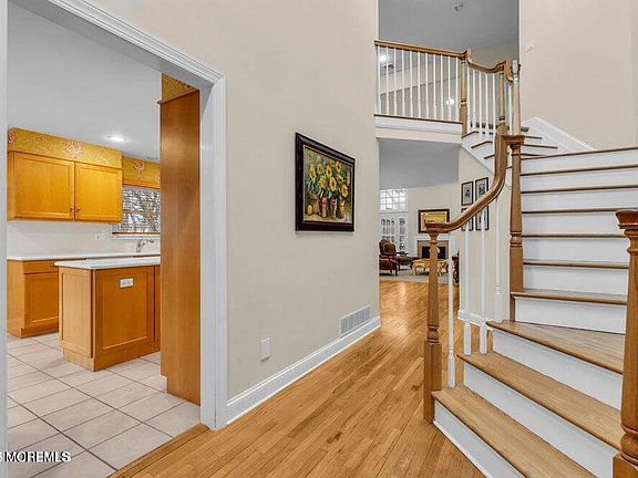 4th image of 132 Silvermist Court